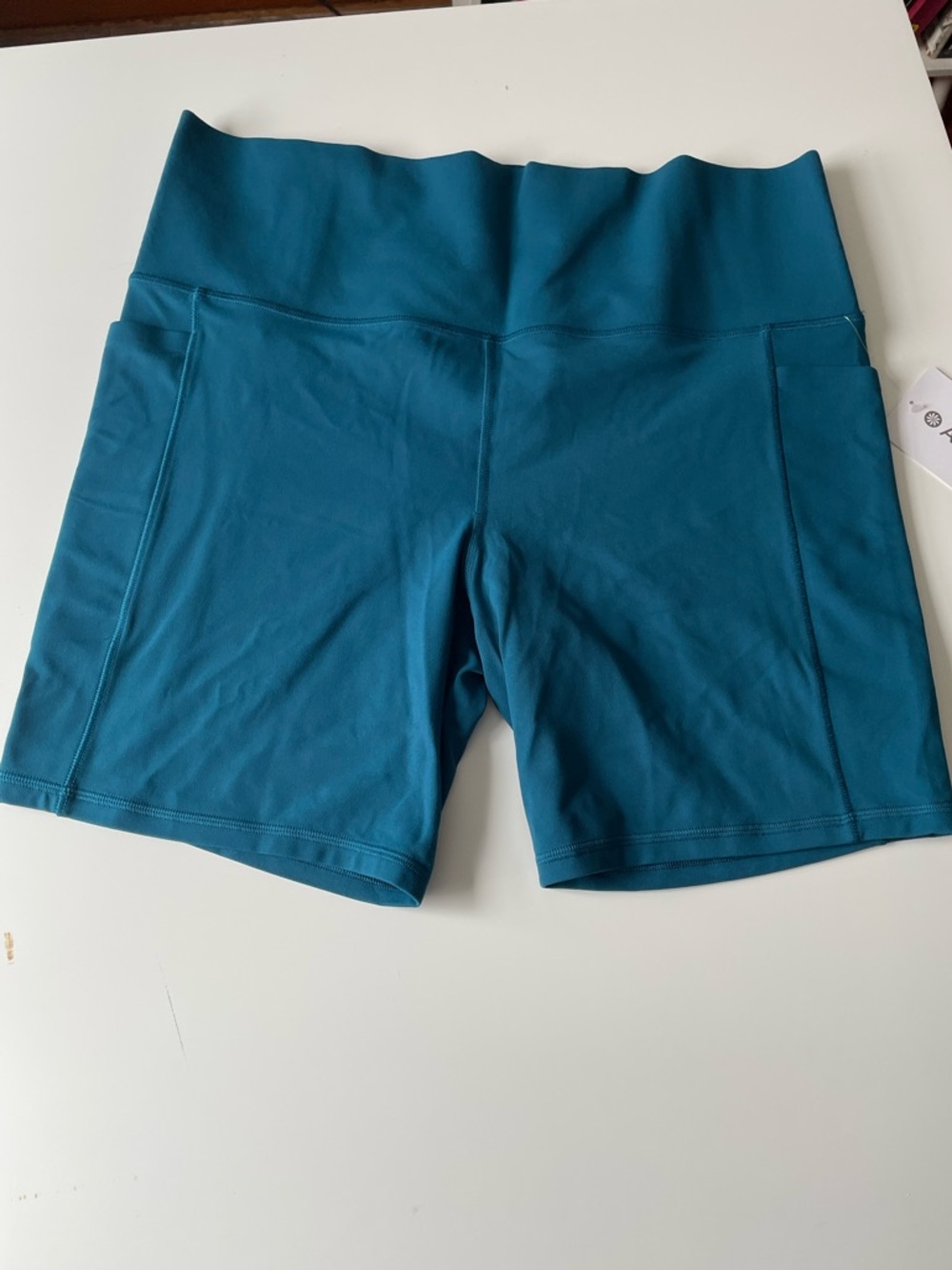 Athleta Salutation 7” Stash Short - Teal
